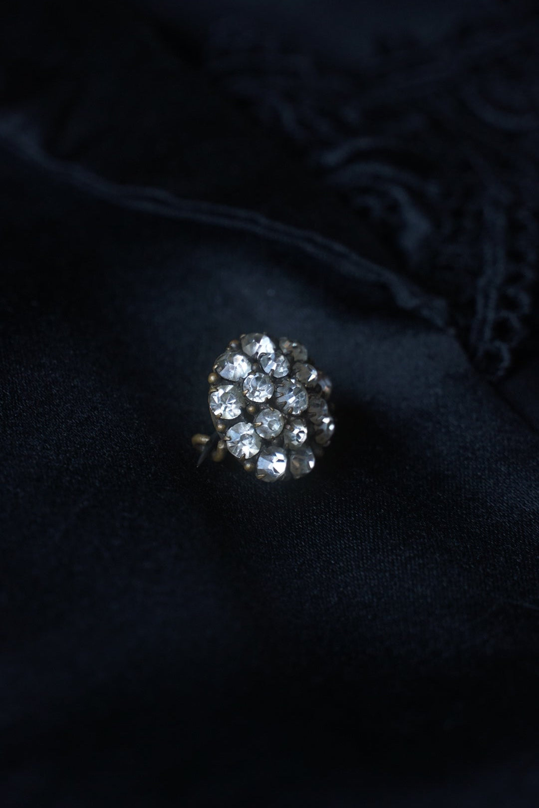 1930's Glass Small Brooch