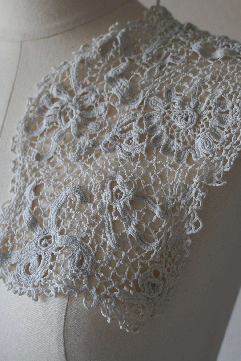 1890-1900's Handmade Irish Lace Collar