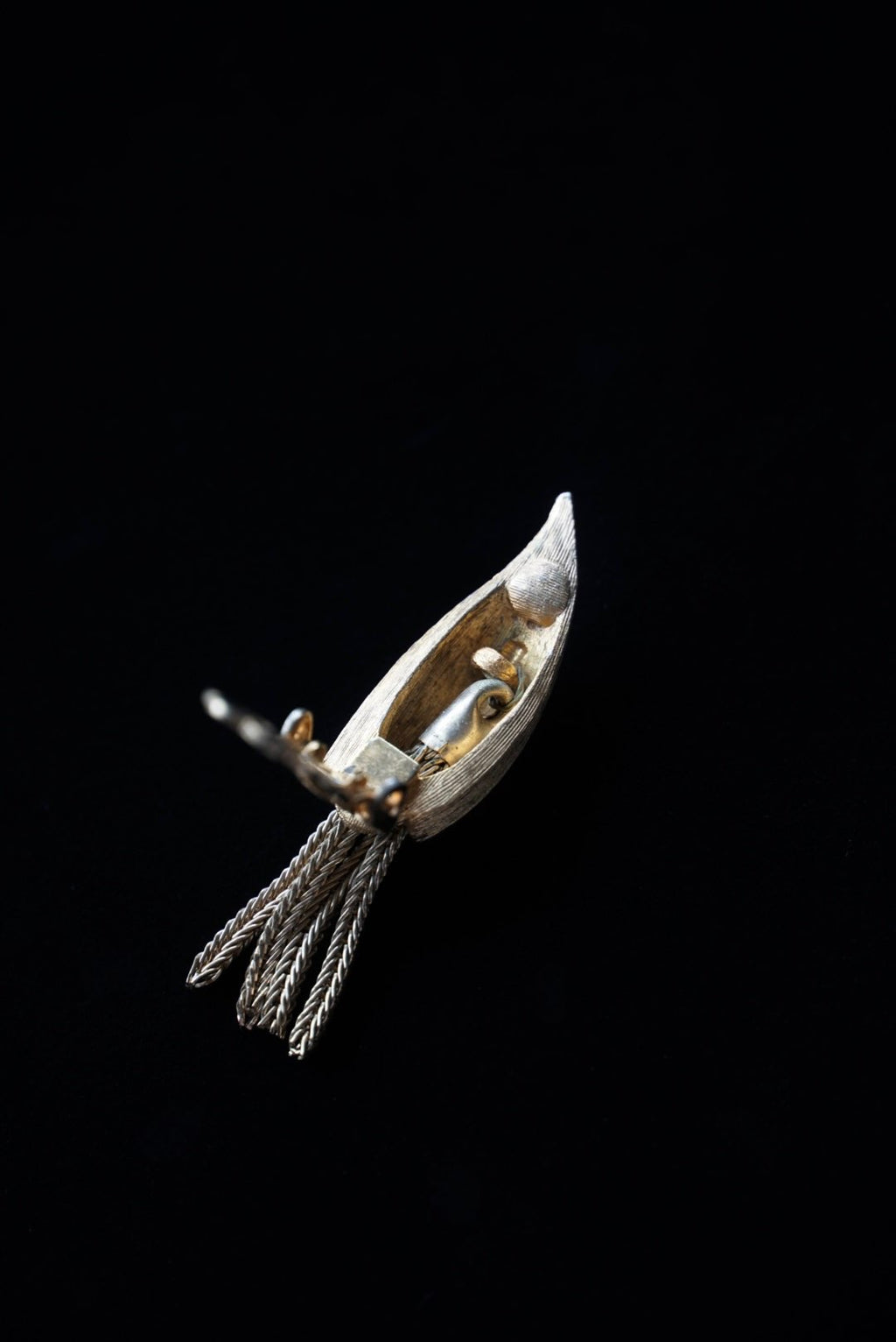 Vintage Gold Tone Solomon's seal Tassel  Earrings