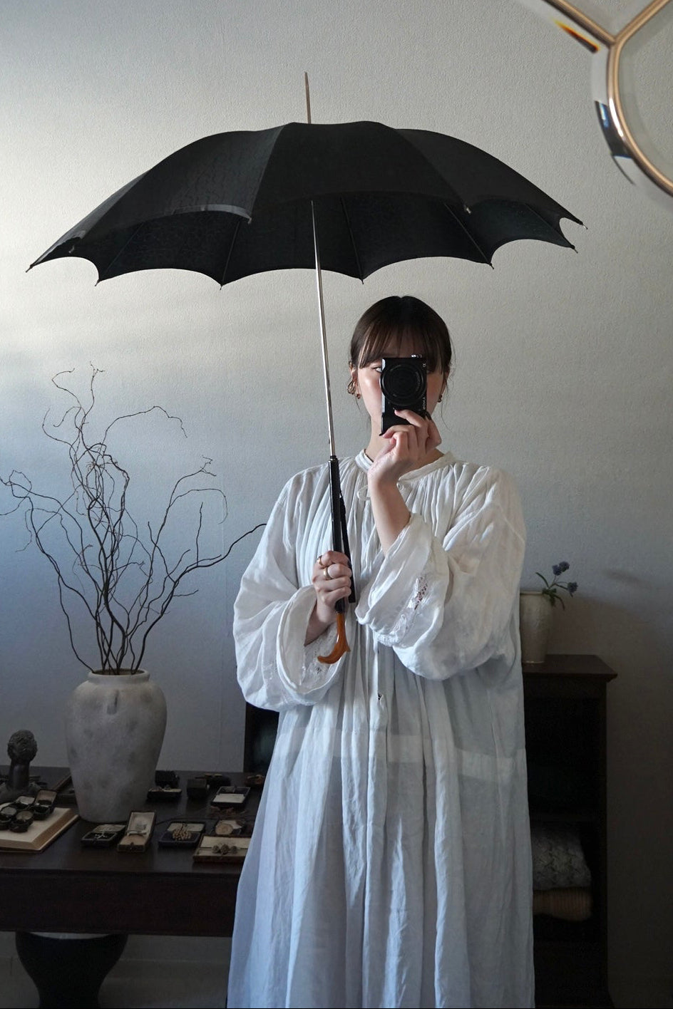 1950's Amber Hand×Black Umbrella