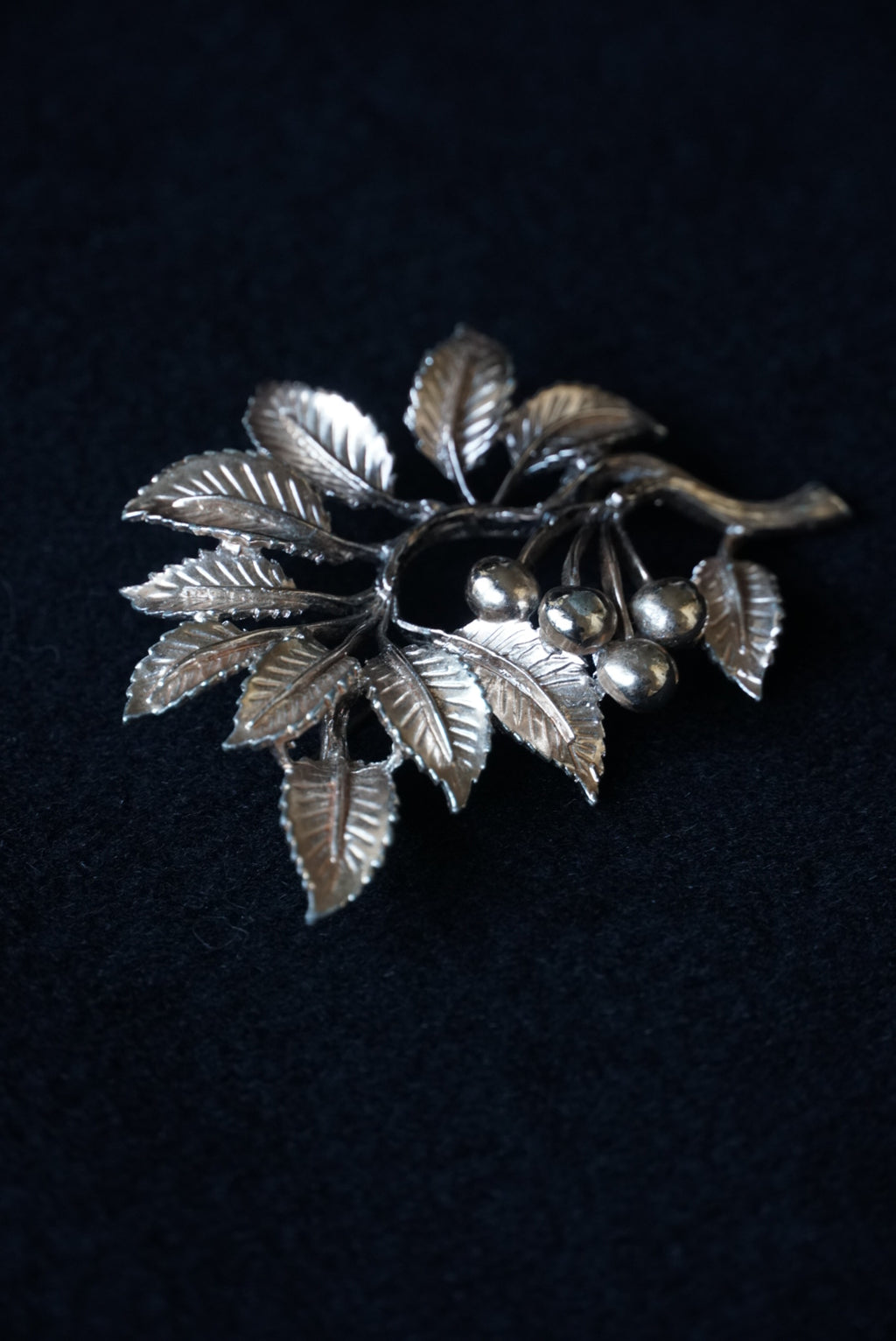 1950's Gold Leef Brooch