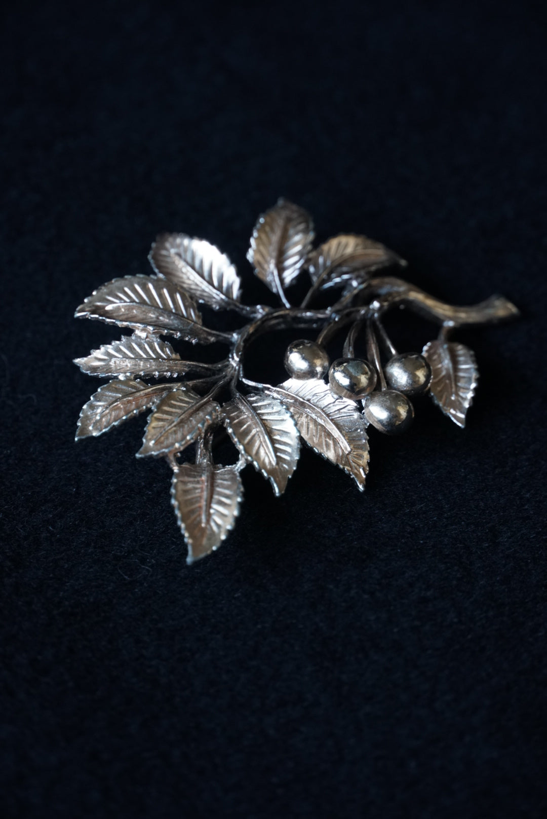 1950's Gold Leef Brooch