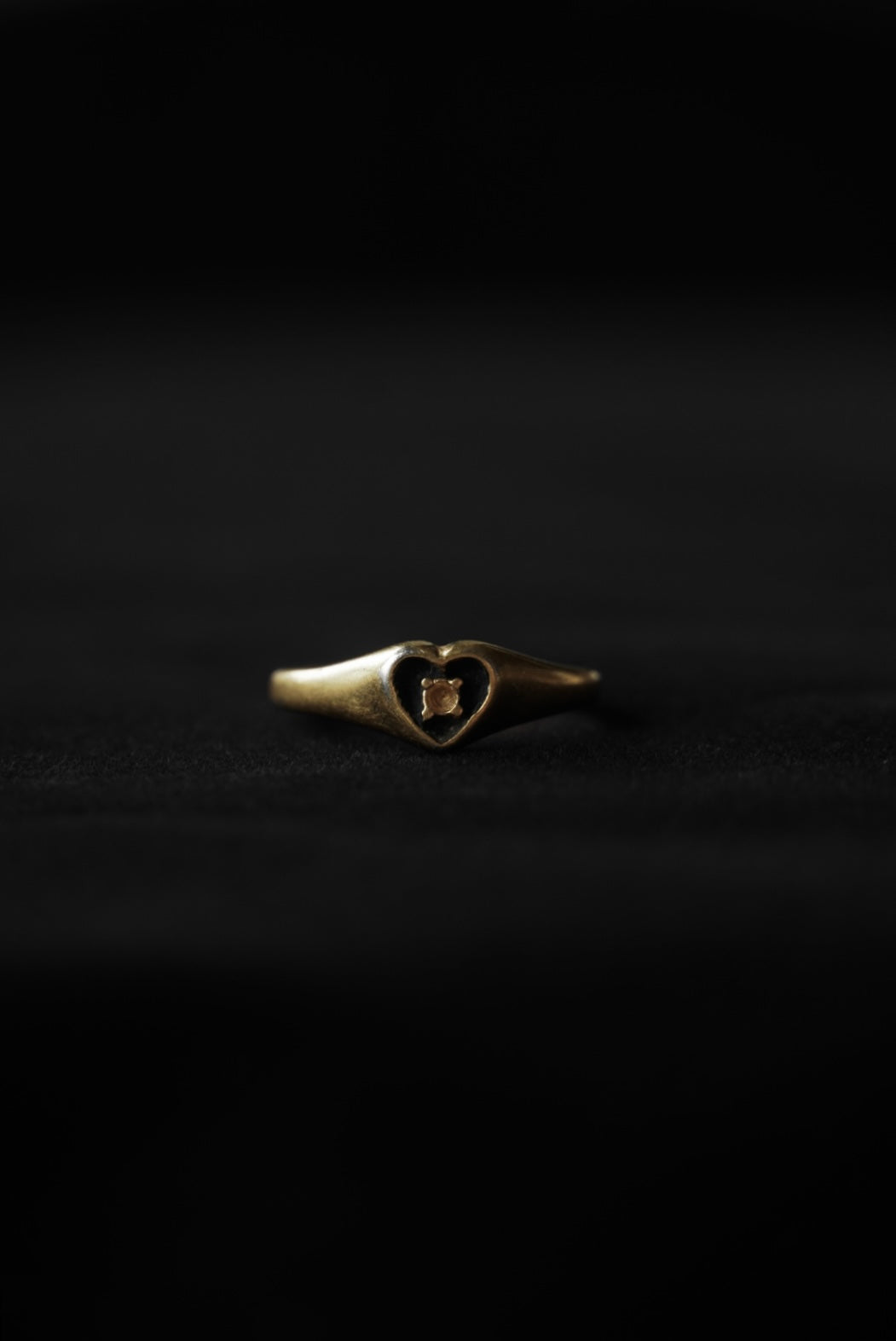 Vintage 18K Black Heart Ring