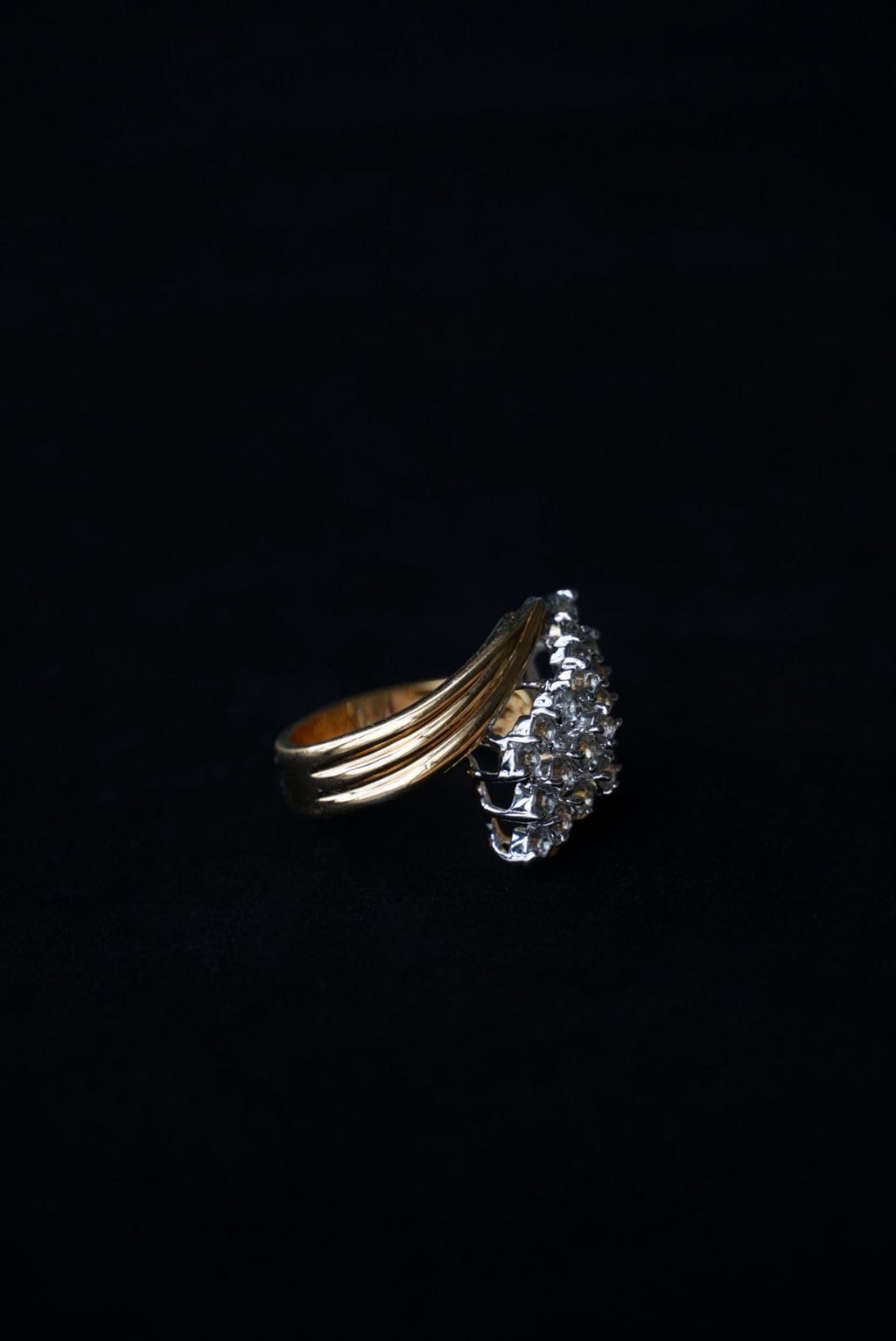 Vintage Falling Star Cut Glass Ring
