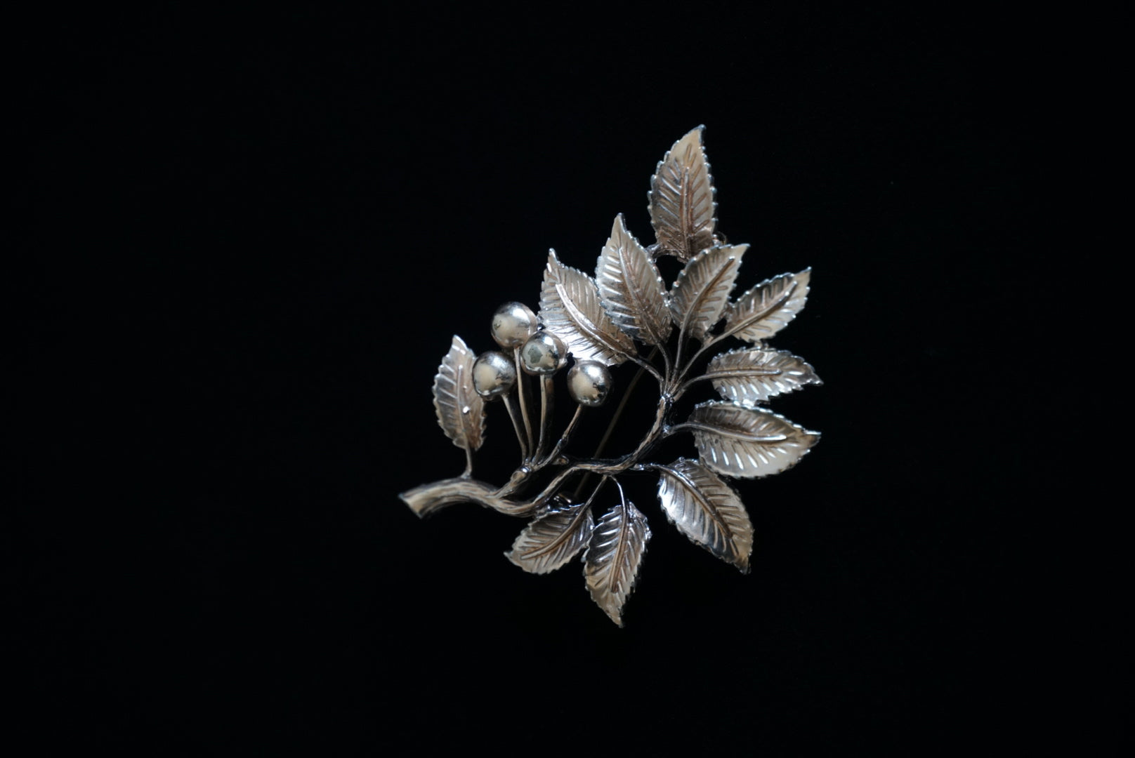 1950's Gold Leef Brooch
