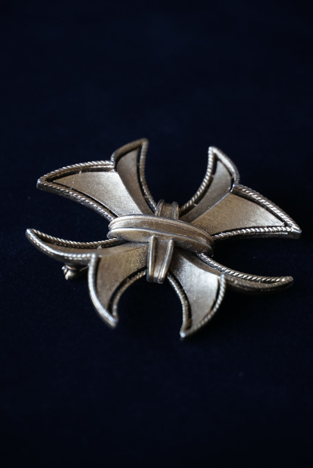 1960's TRIFARI Gold Tone Cross Brooch