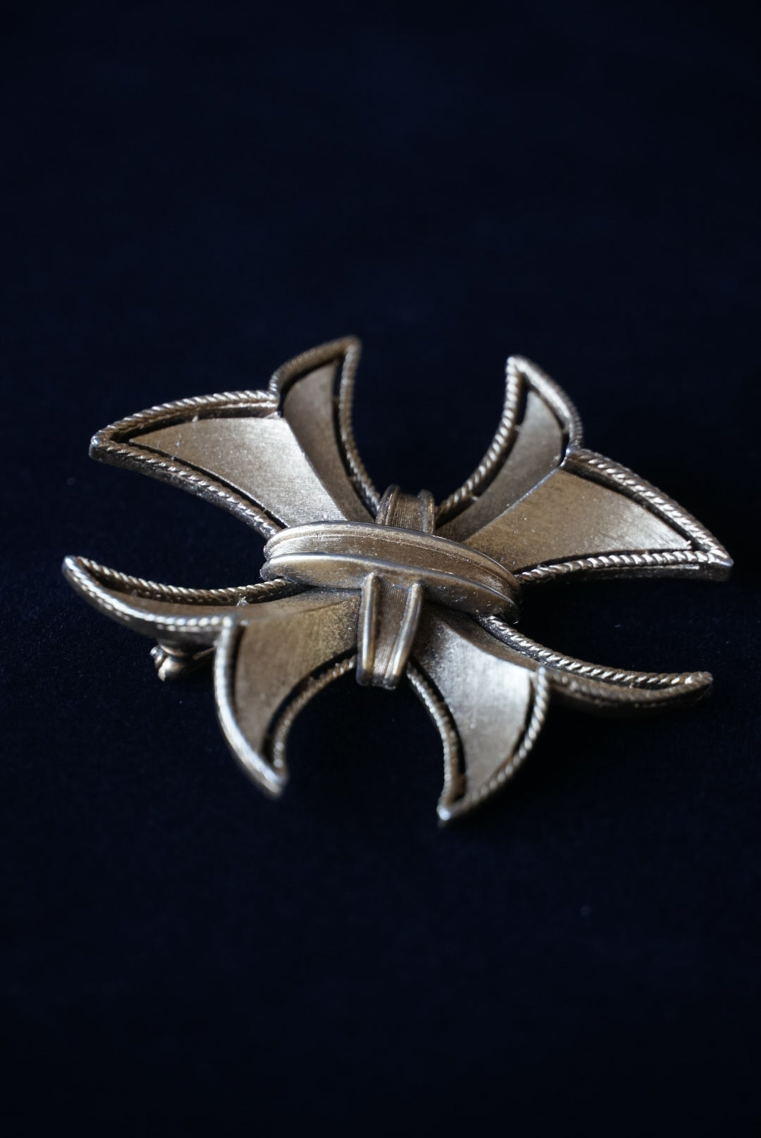 1960's TRIFARI Gold Tone Cross Brooch