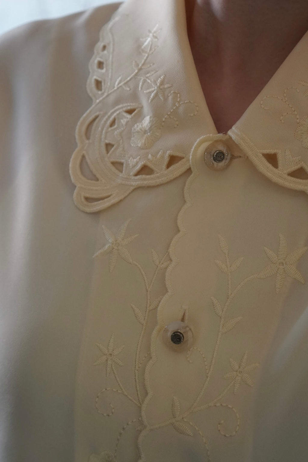 Vintage Flower Embroidery Blouse
