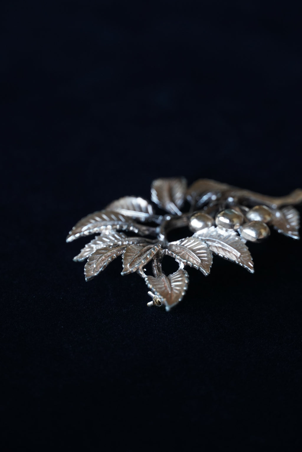 1950's Gold Leef Brooch