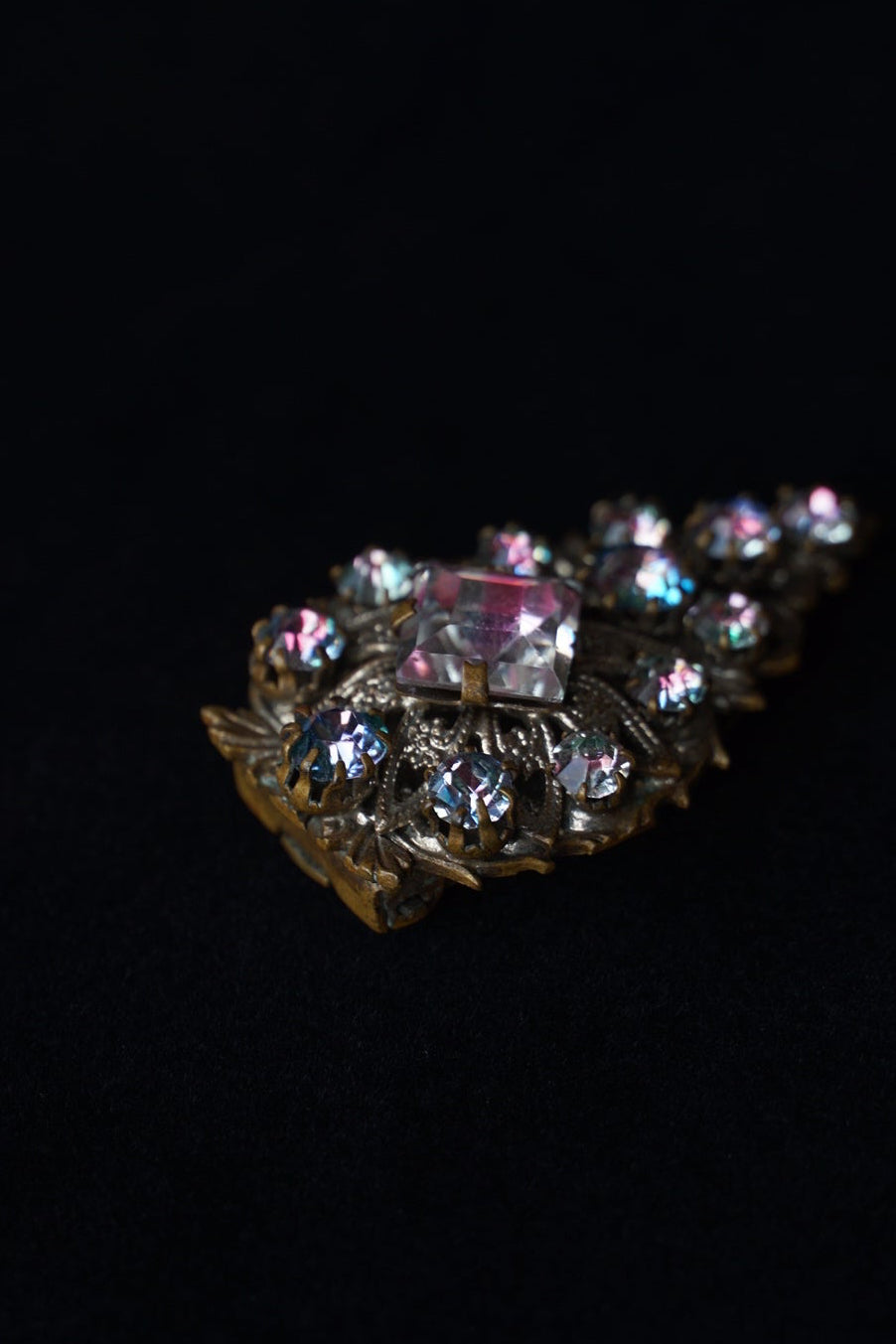 1930's Iris Glass Dress Clip