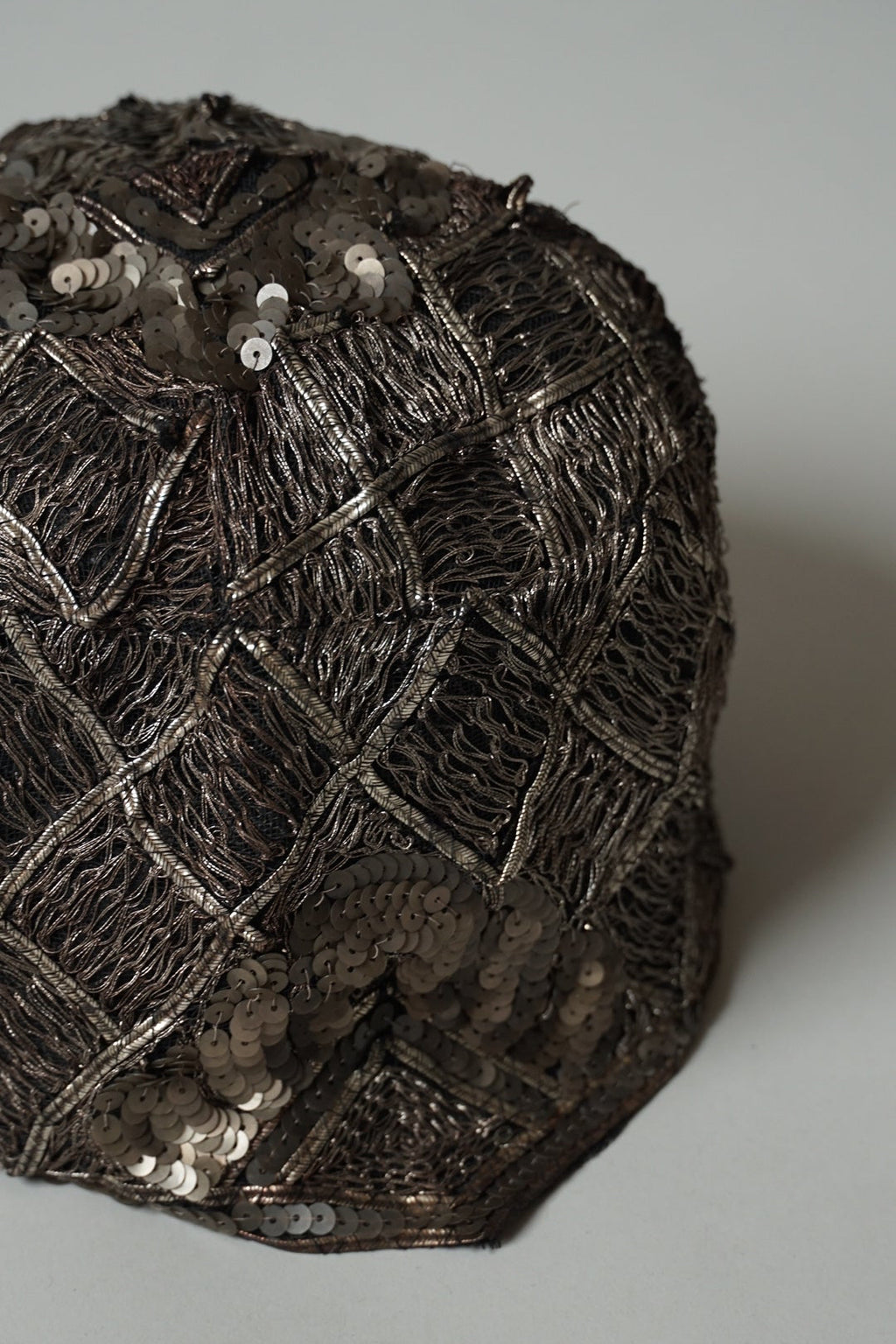 1920’s Gold Cloche Metallic Thread×Sequins Heads Dress