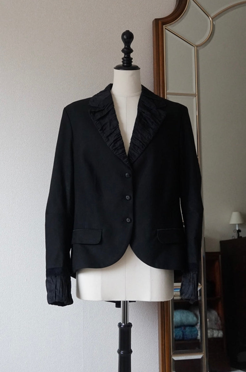 Vintage Ruffle Collar Tailored Jacket