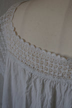 1920's Linnen Crochet Lace Nighty