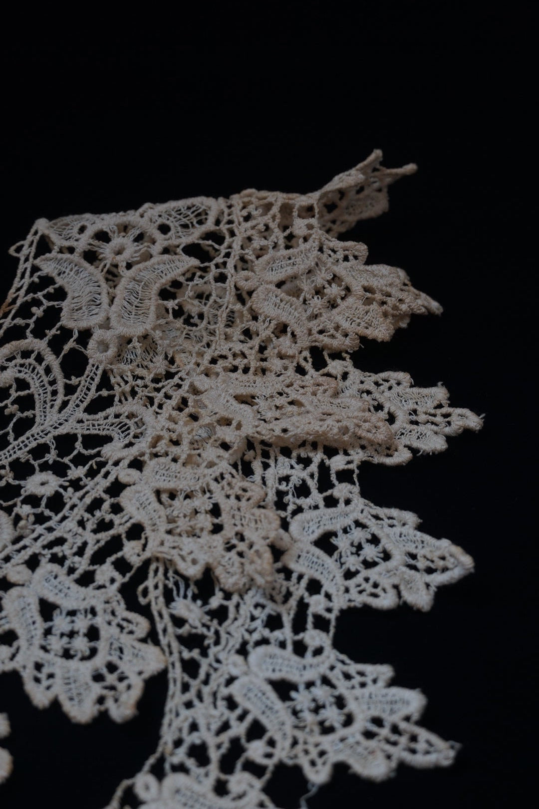 Victorian Floral Lace Collar