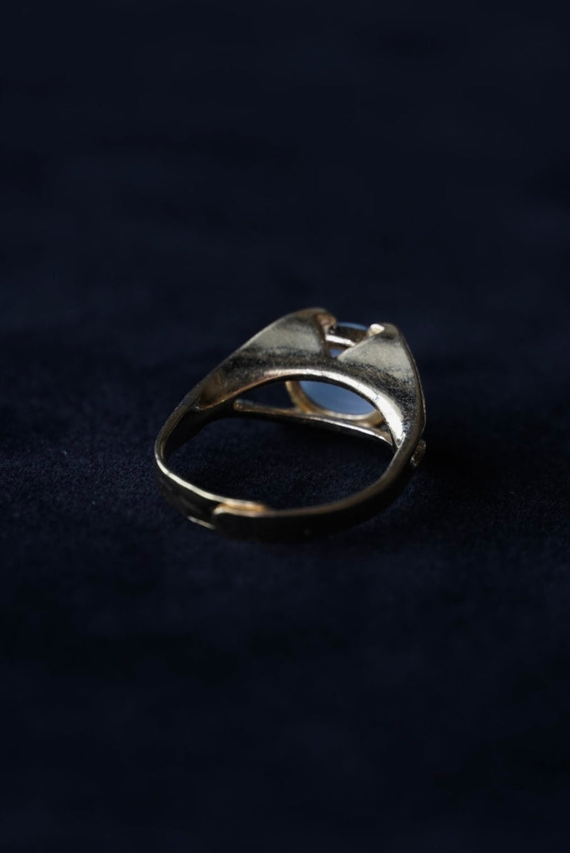 Vintage Blue Cabochon Stone Gold Ring