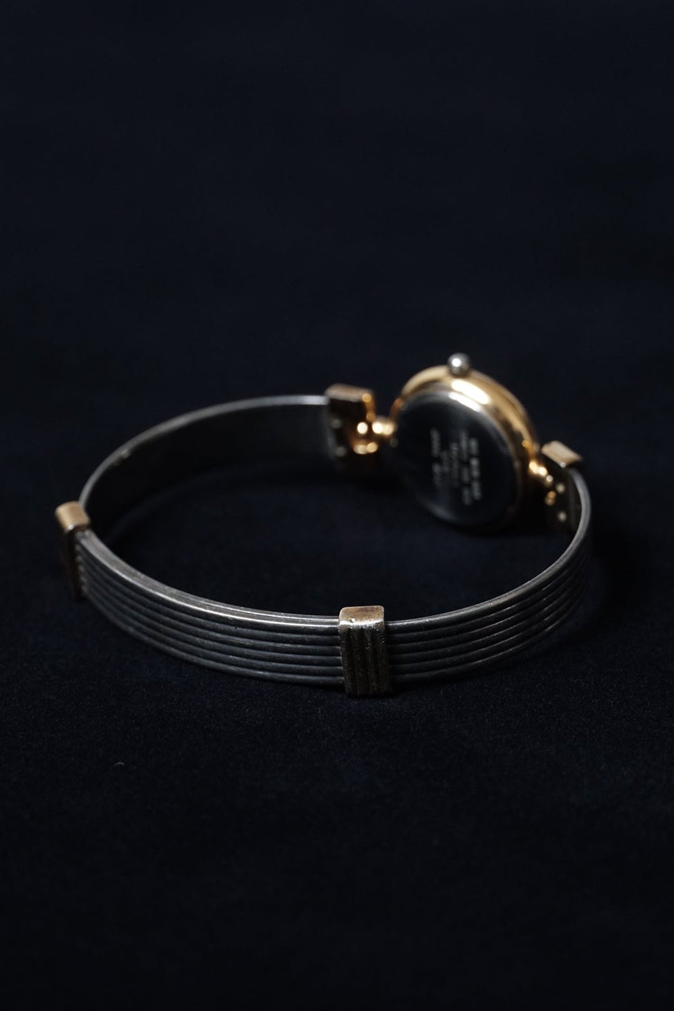 Vintage Quartz Round Gold Watch