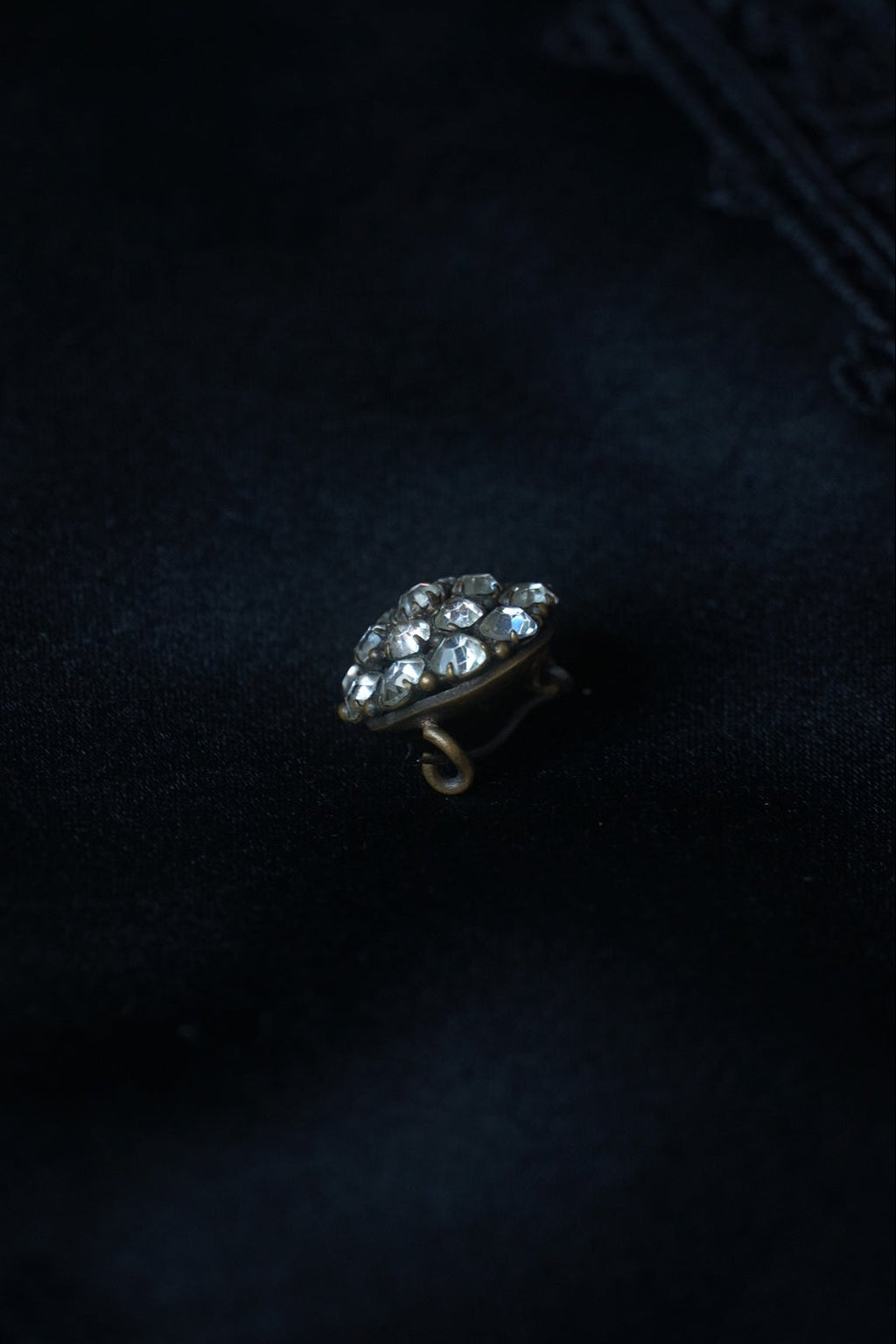 1930's Glass Small Brooch