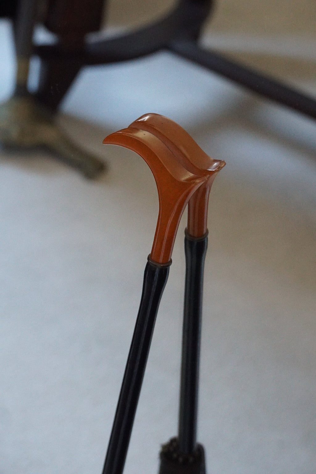 1950's Amber Hand×Black Umbrella