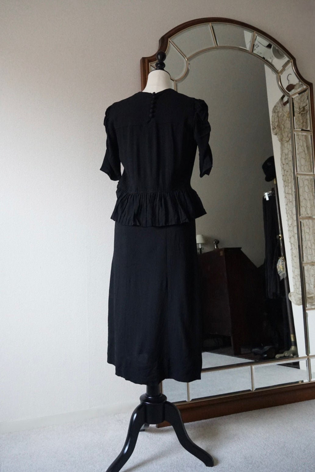 1940's Black Gathered Medium Dress