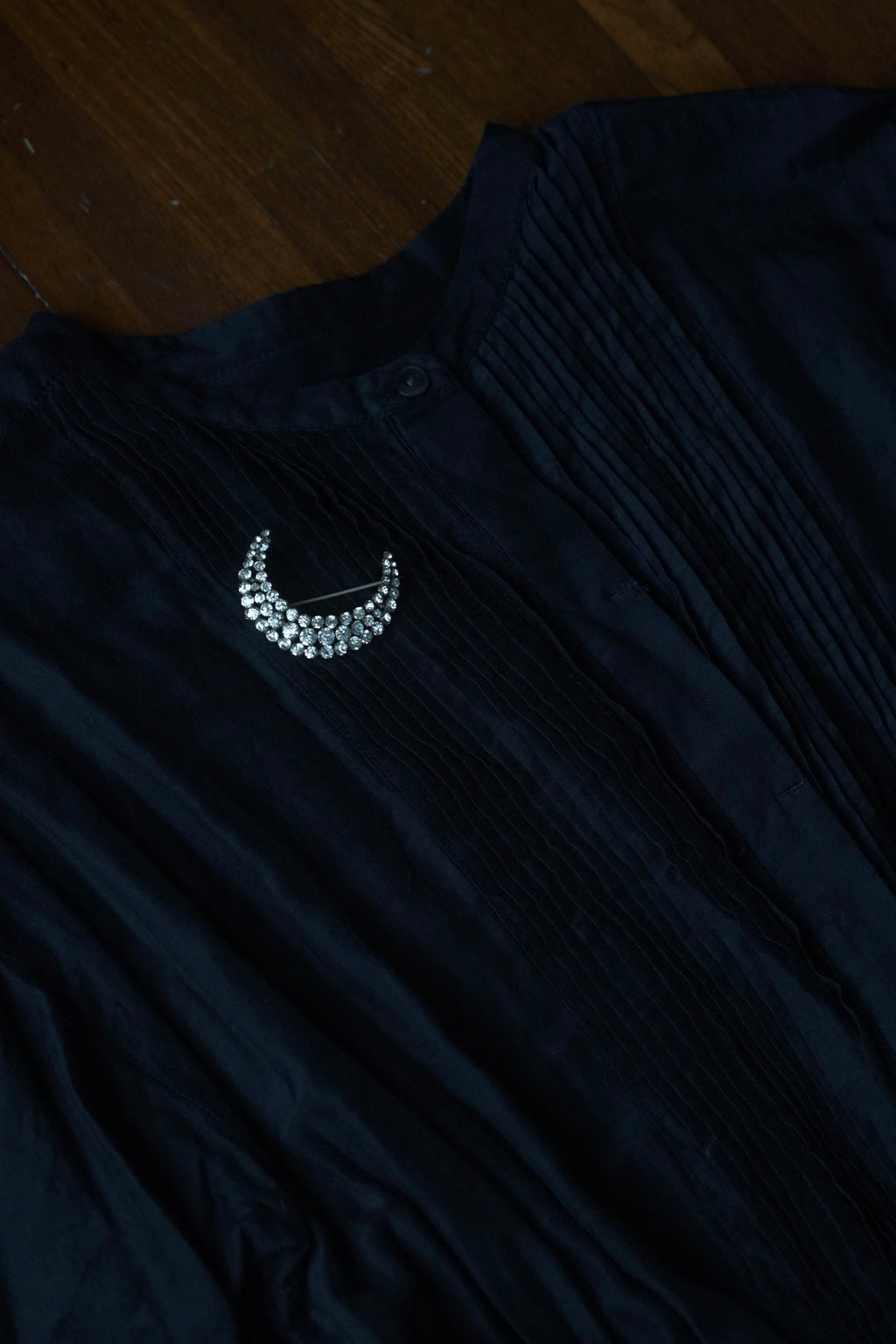 Victorian Paste Glass Crescent Moon Brooch