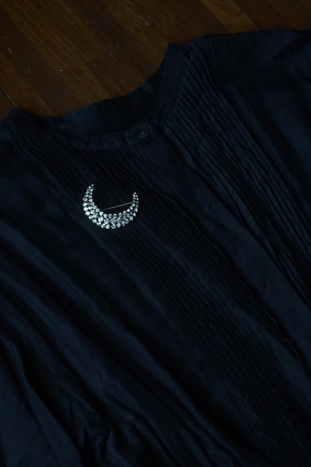 Victorian Paste Glass Crescent Moon Brooch