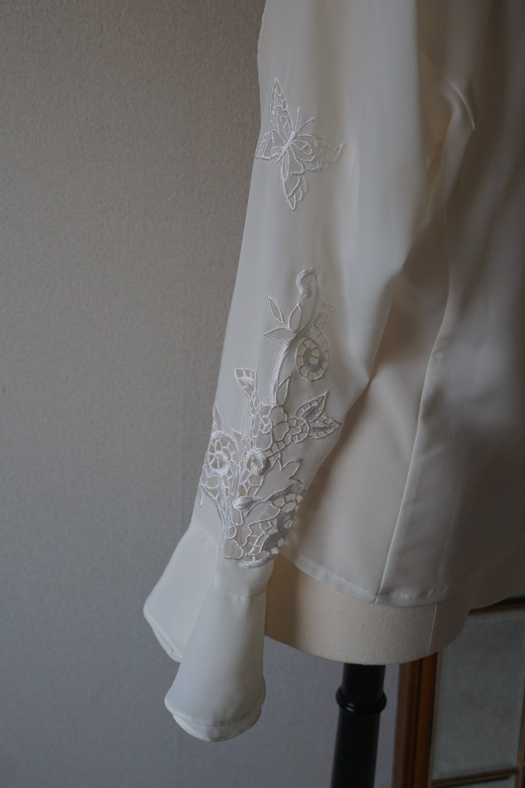 Vintage Frills×Embroidery Blouse