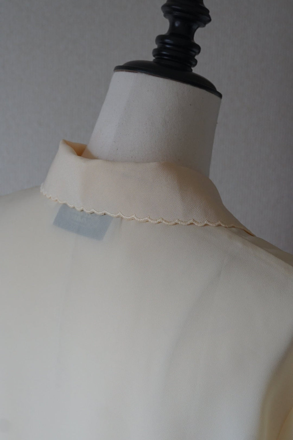 Vintage Flower Embroidery Blouse