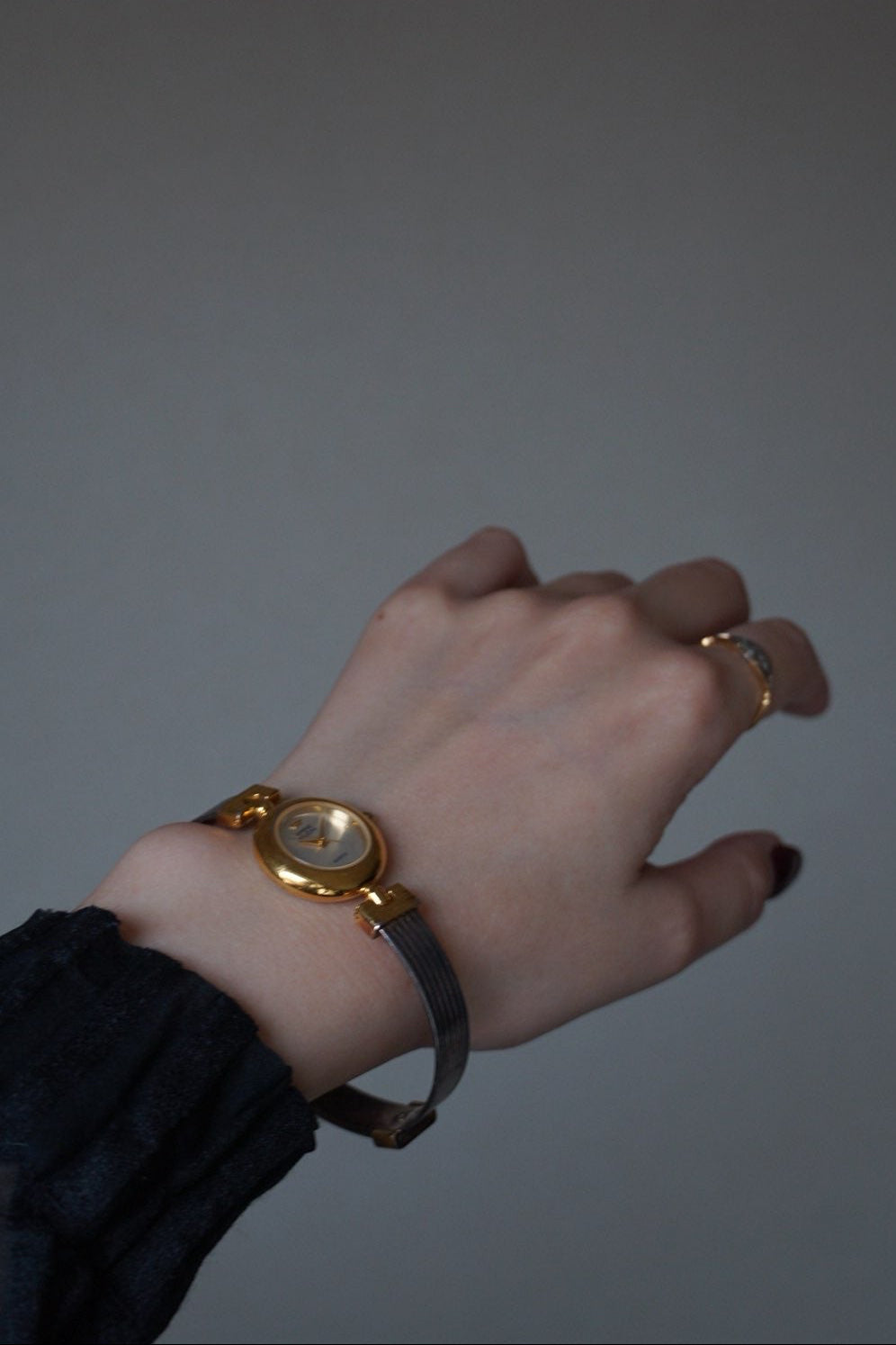 Vintage Quartz Round Gold Watch