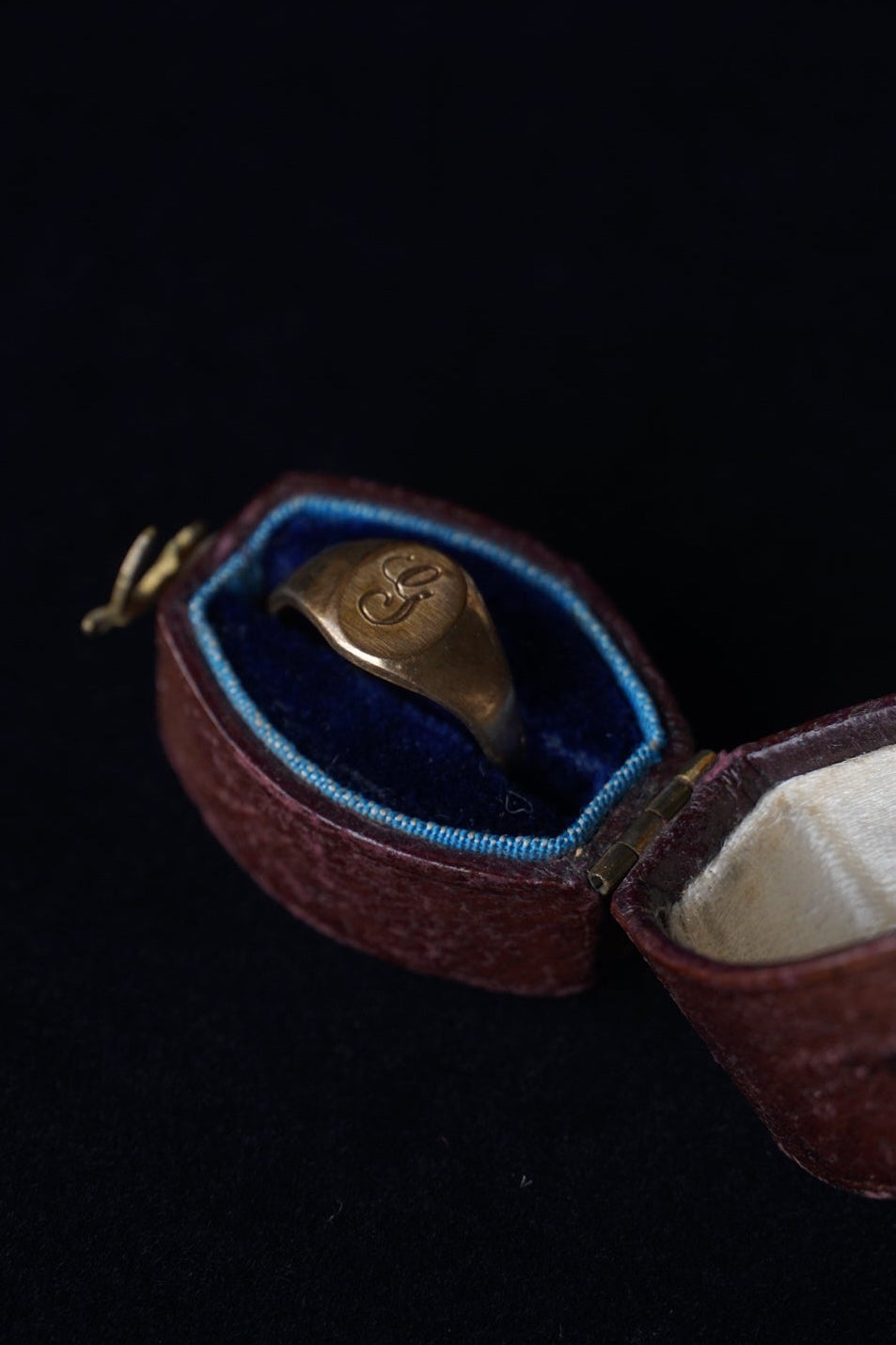 Vintage 10K RGP initial"G" Signet Ring