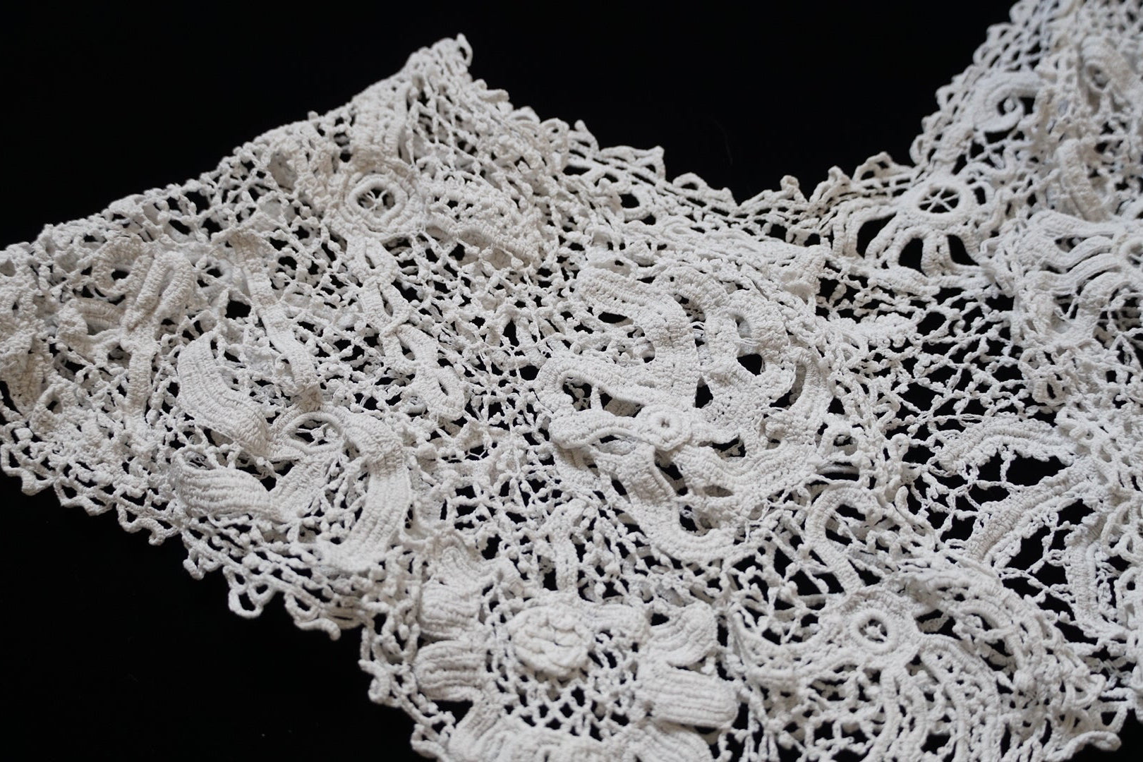 1900’s Handmade Irish Lace Collar