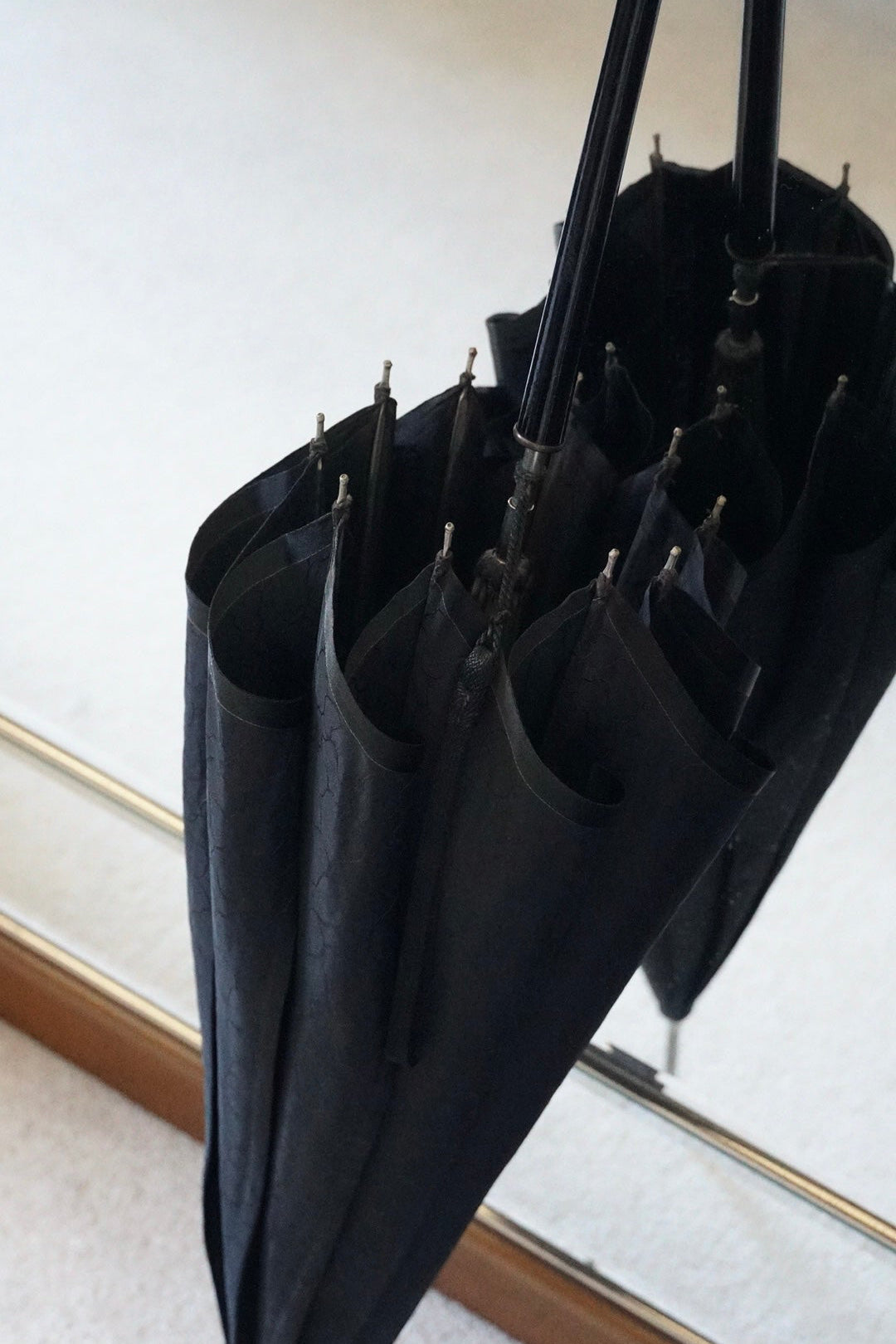 1950's Amber Hand×Black Umbrella