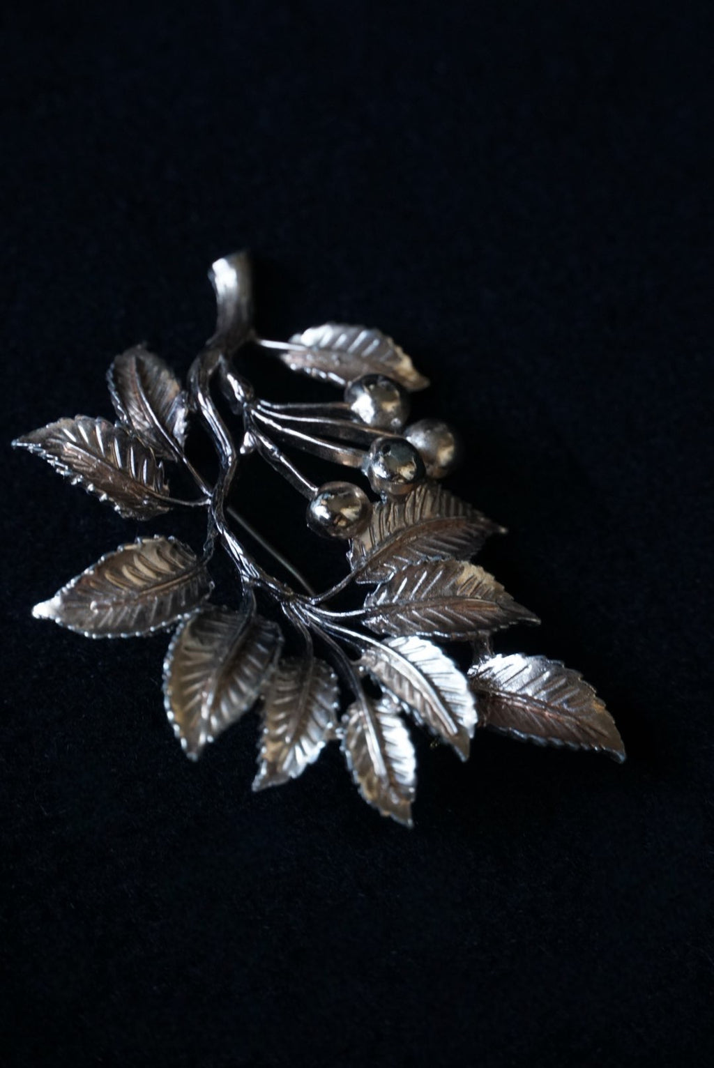 1950's Gold Leef Brooch