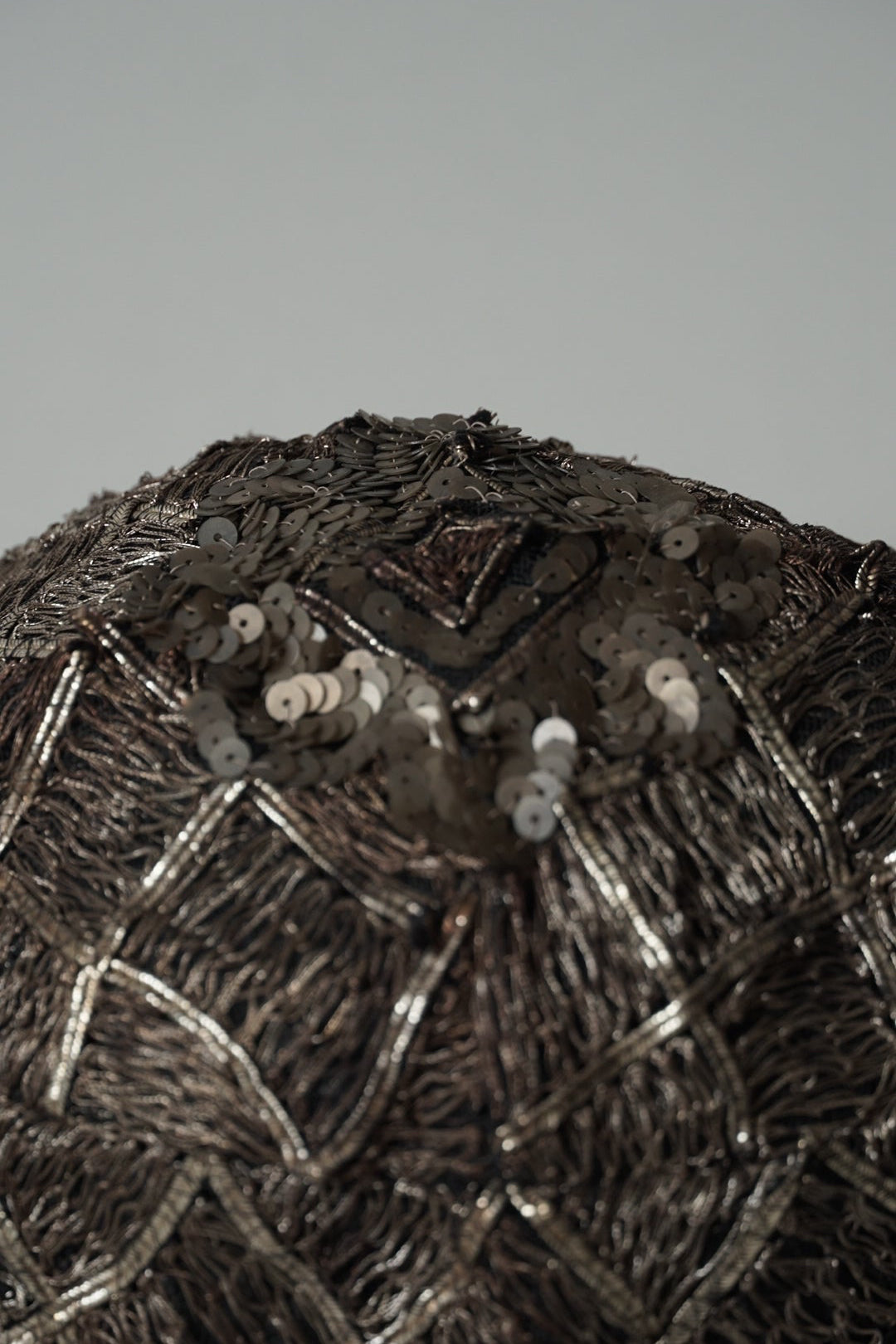1920’s Gold Cloche Metallic Thread×Sequins Heads Dress