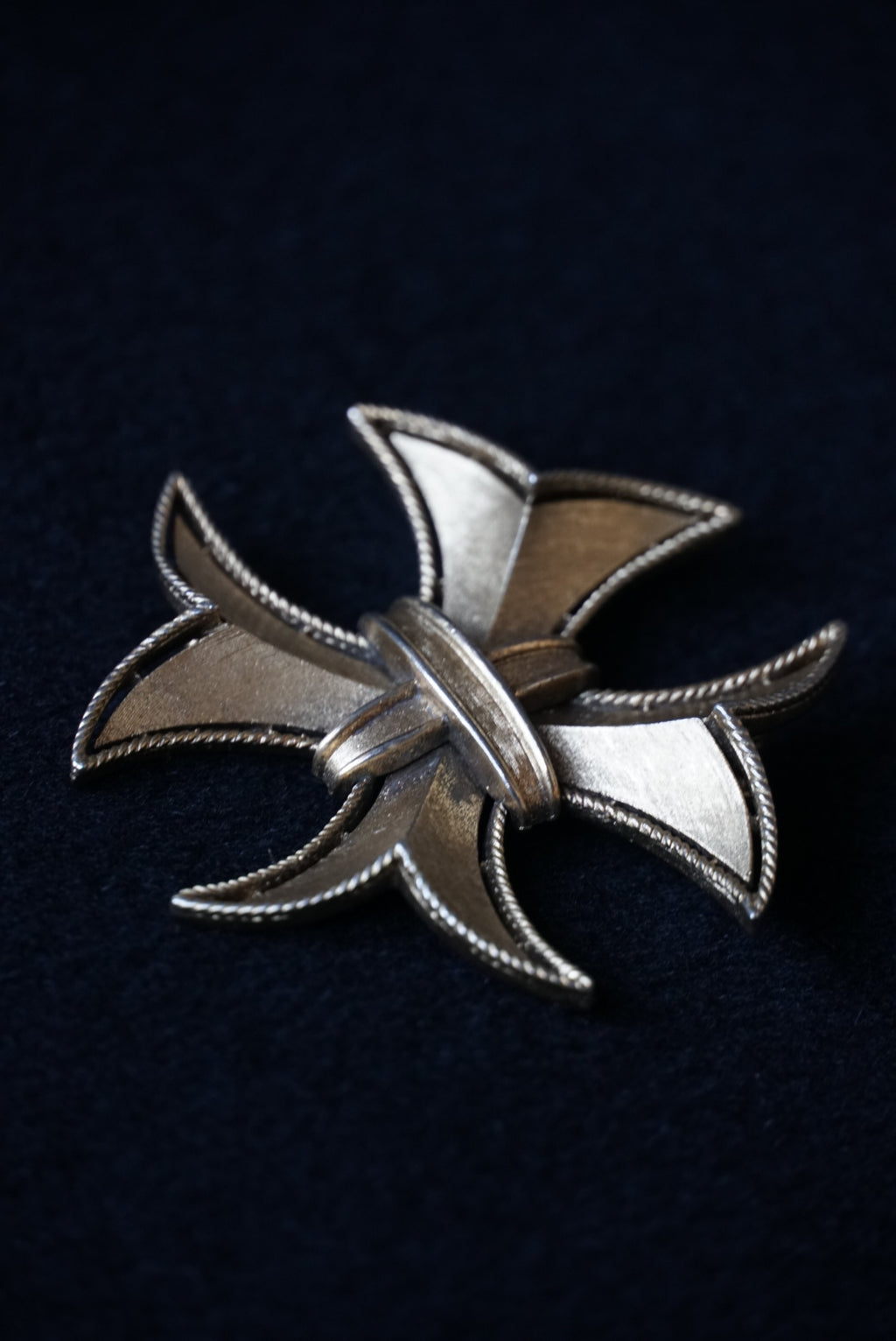 1960's TRIFARI Gold Tone Cross Brooch