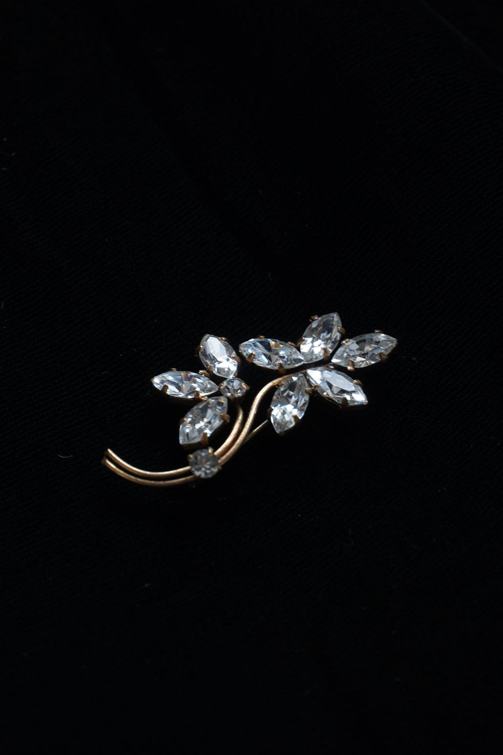Vintage Clear Paste Glass Flower Brooch