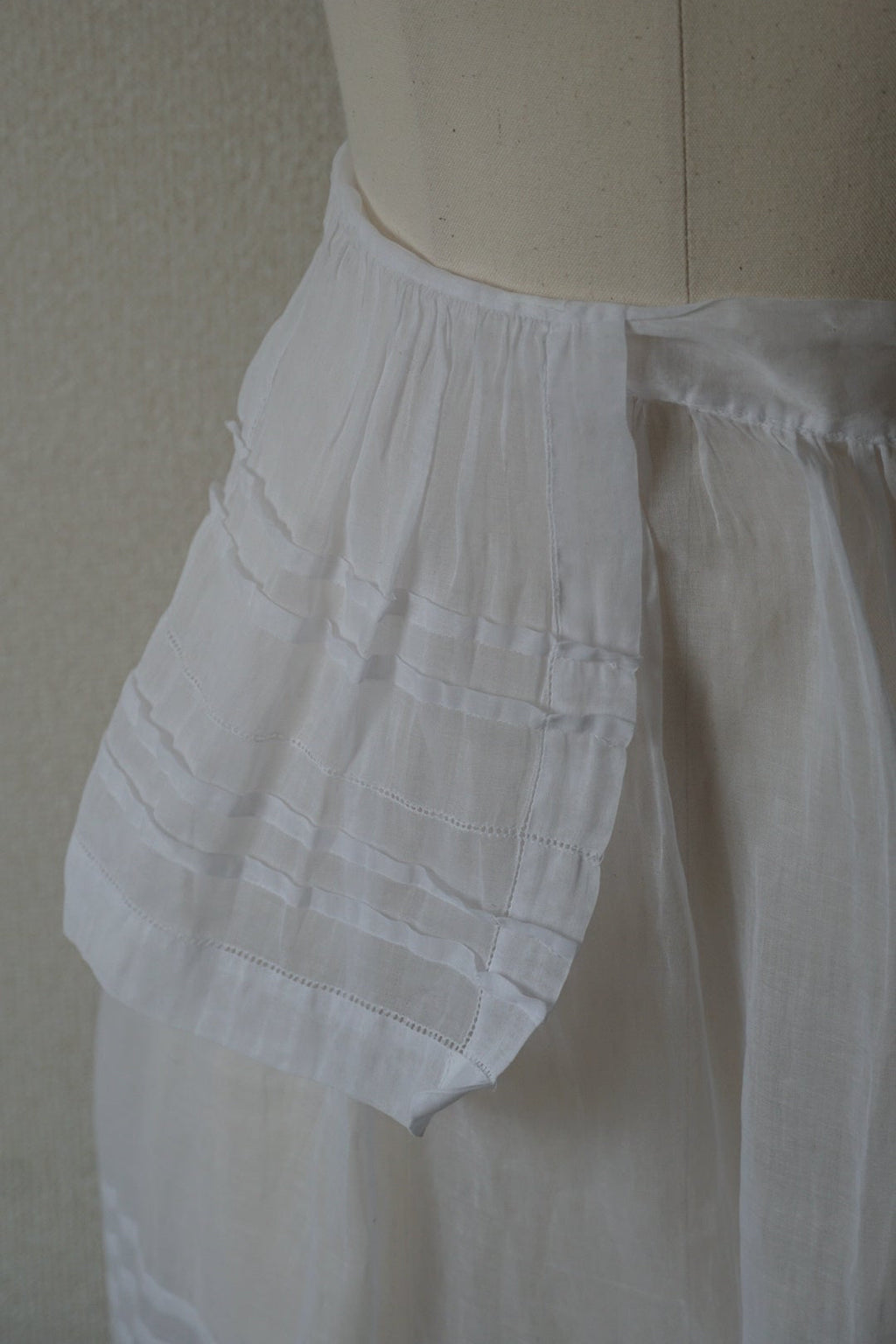 Antique White Cotton Apron