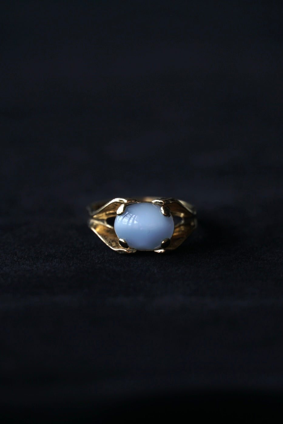 Vintage Blue Cabochon Stone Gold Ring