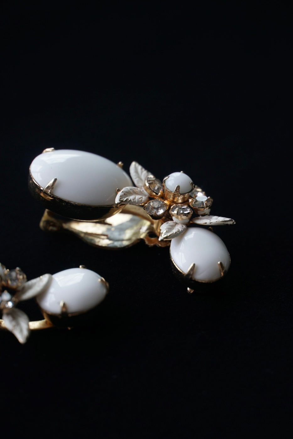 Vintage Flower Milk Glass Earrings