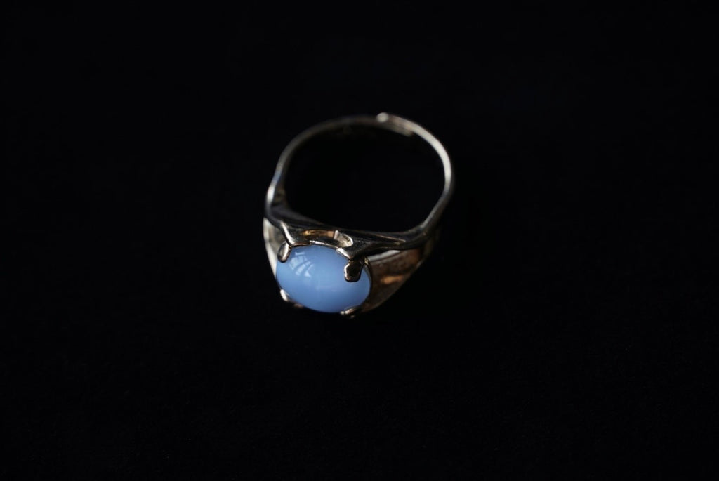 Vintage Blue Cabochon Stone Gold Ring