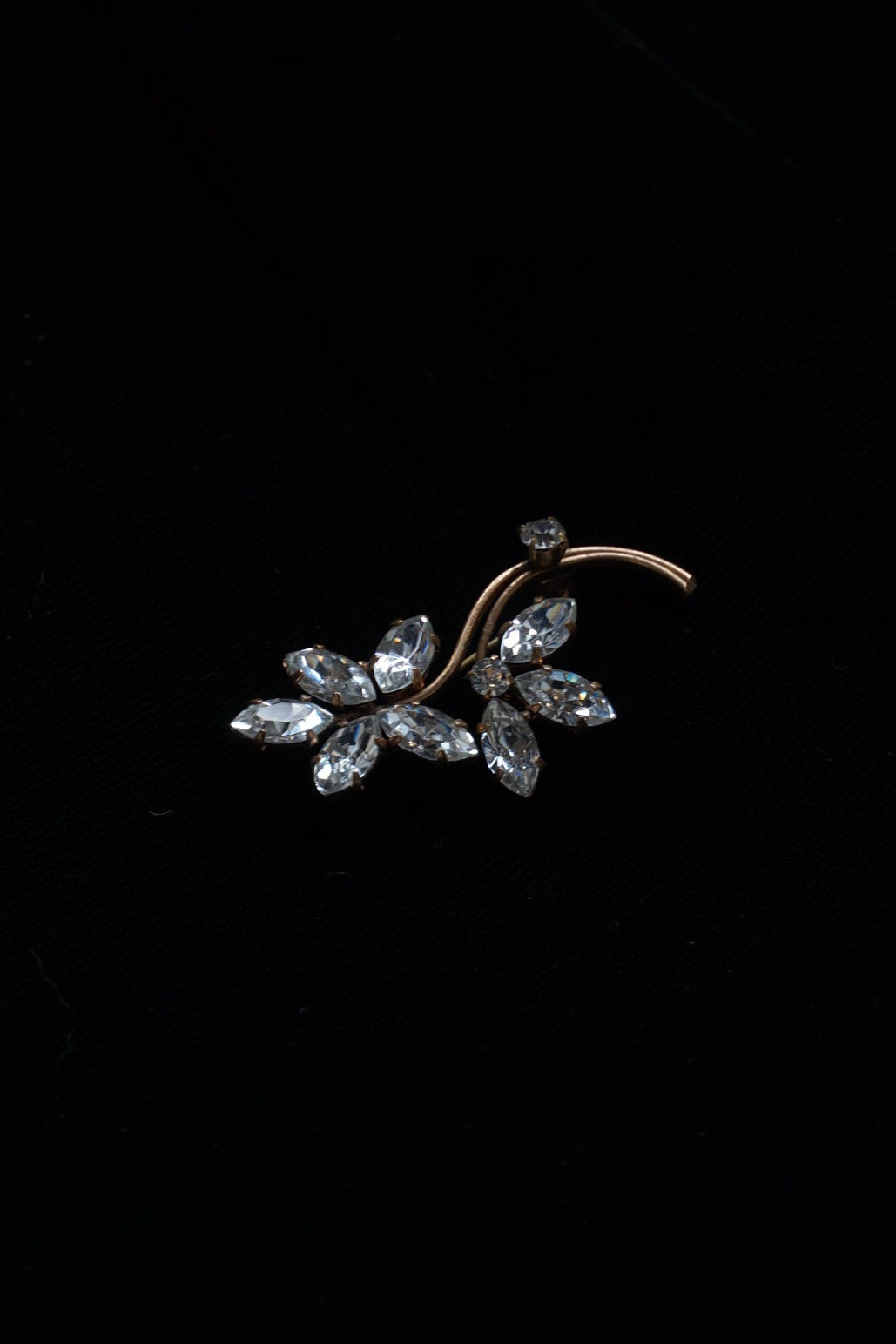 Vintage Clear Paste Glass Flower Brooch