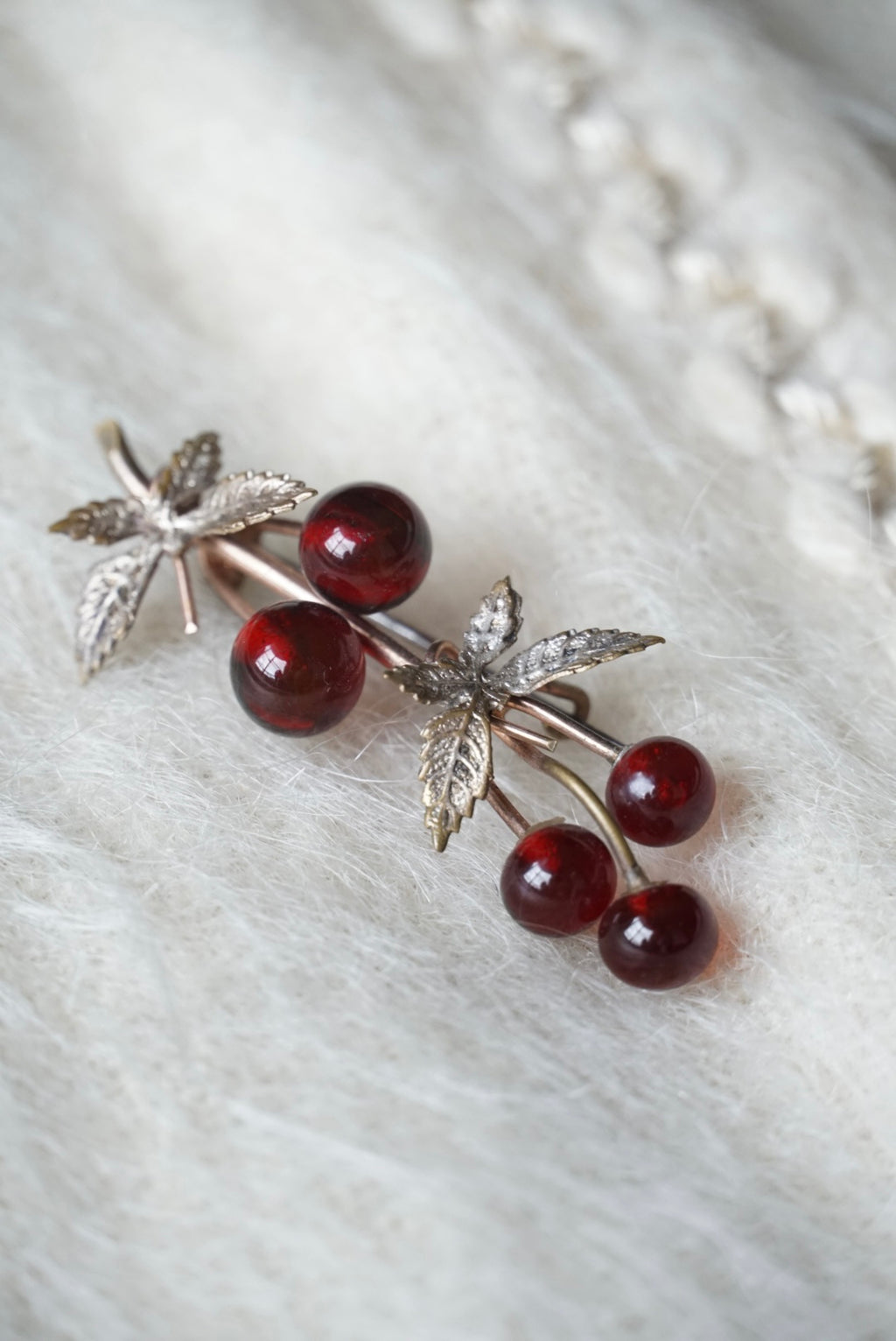 1930's Western elderberry Brooch
