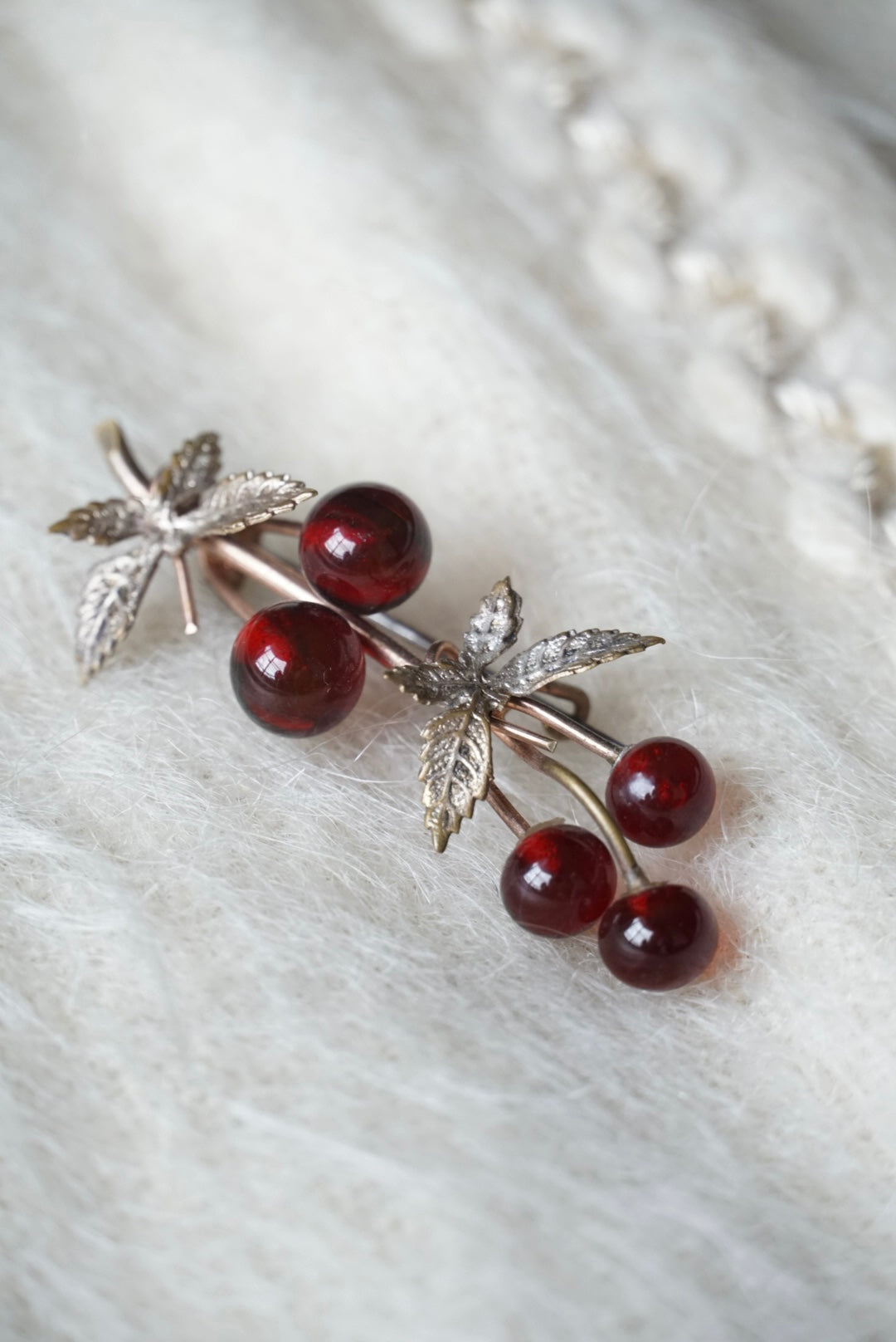 1930's Western elderberry Brooch