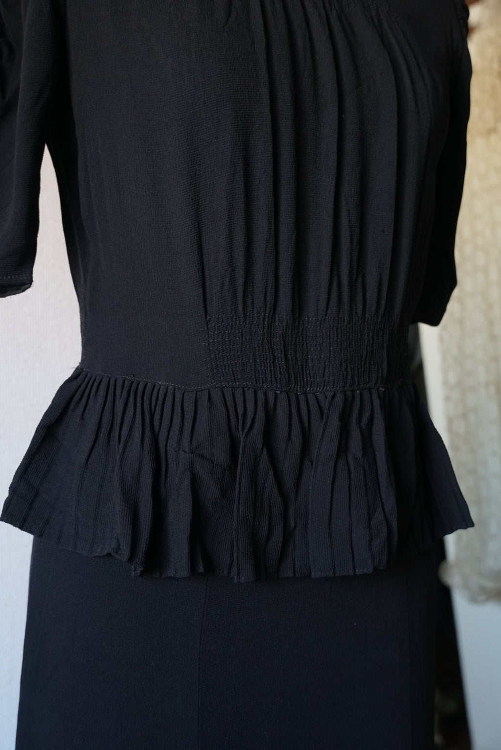 1940's Black Gathered Medium Dress