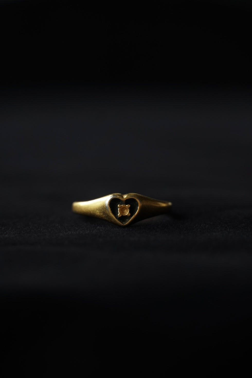 Vintage 18K Black Heart Ring