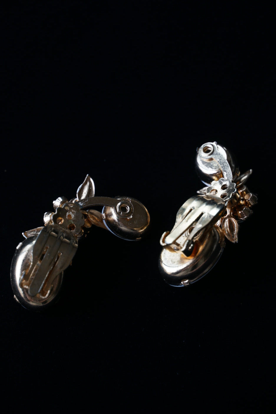 Vintage Flower Milk Glass Earrings