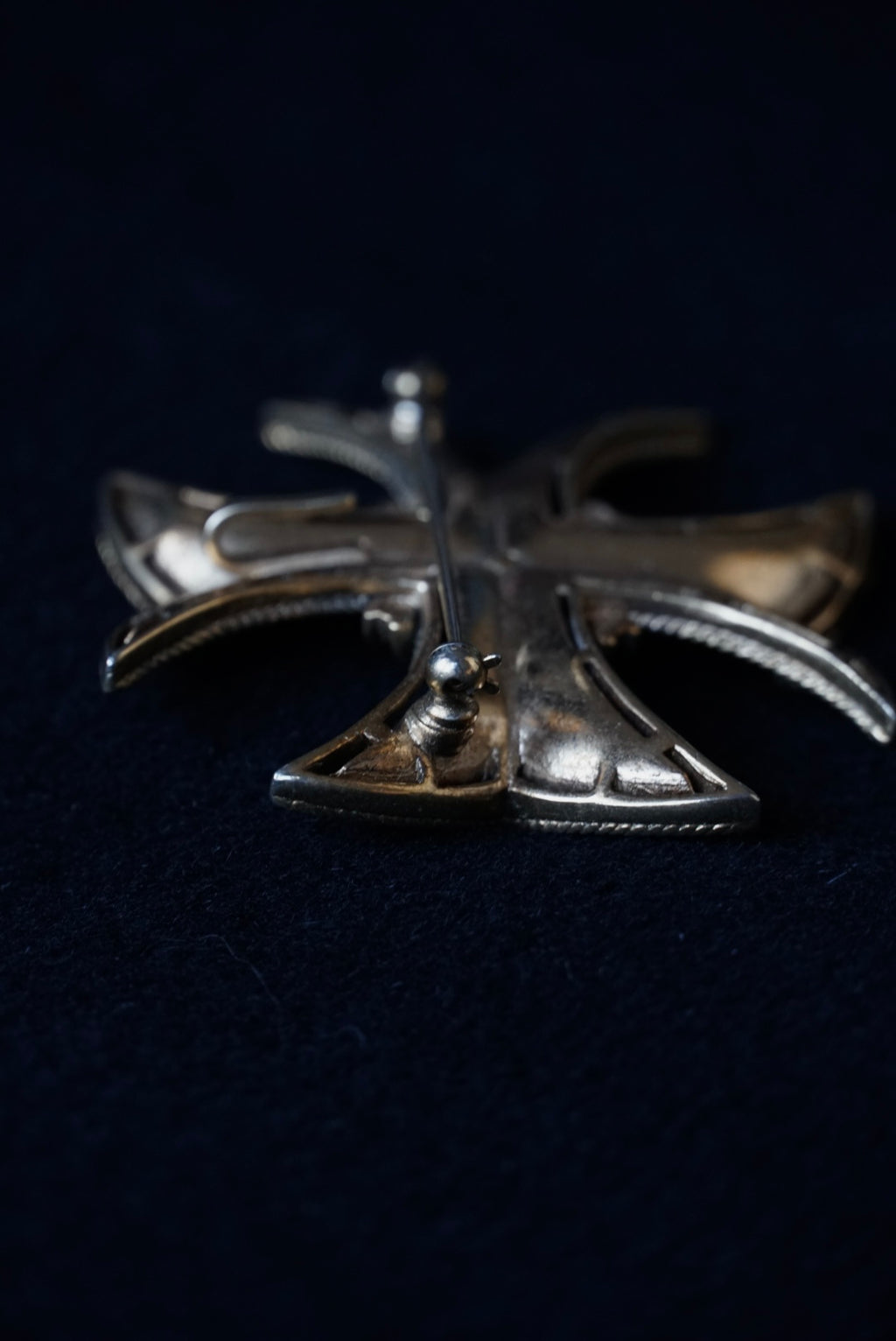 1960's TRIFARI Gold Tone Cross Brooch