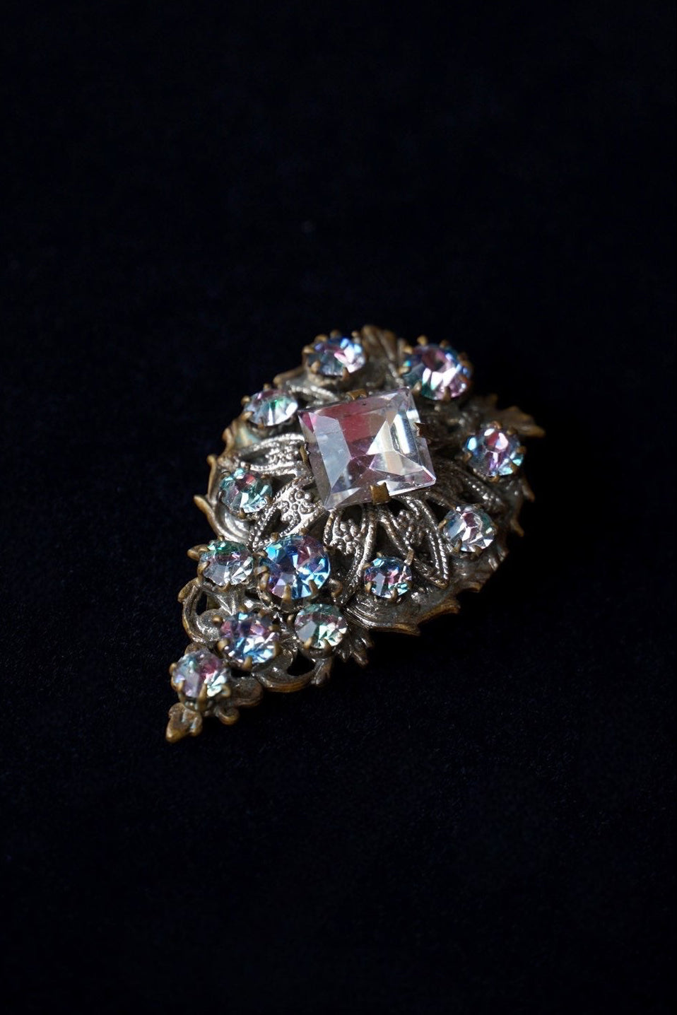 1930's Iris Glass Dress Clip