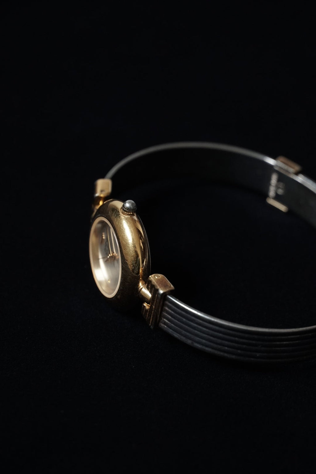 Vintage Quartz Round Gold Watch