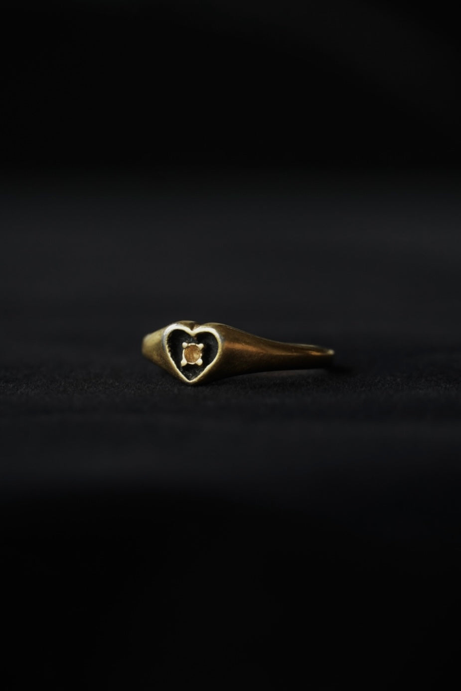 Vintage 18K Black Heart Ring