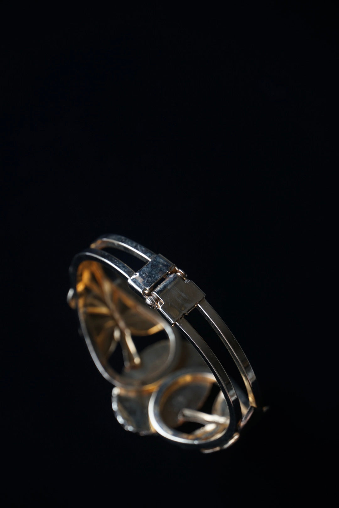 Vintage Speckled Agate Gold Leaf Bangle